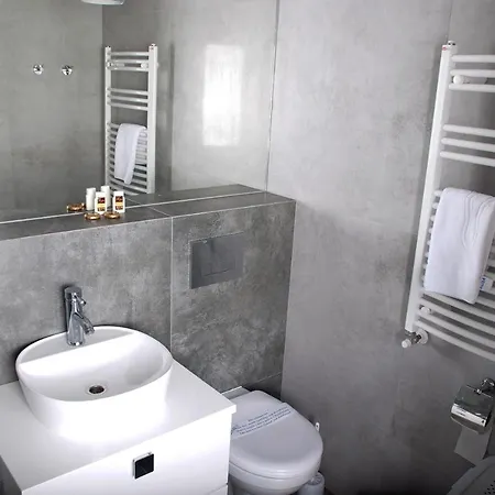 Ikar - 2 Pokojowy Przy Morzu Z Balkonem Apartmán *