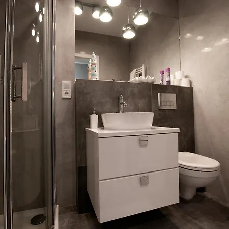 Apartmán Ikar - 2 Pokojowy Przy Morzu Z Balkonem *