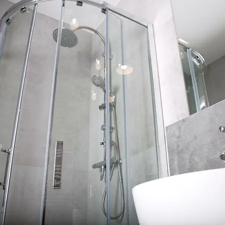 Ikar - 2 Pokojowy Przy Morzu Z Balkonem Apartmán *