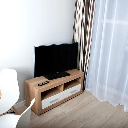 Ikar - 2 Pokojowy Przy Morzu Z Balkonem Apartamento *