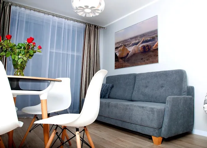 Ikar - 2 Pokojowy Przy Morzu Z Balkonem 아파트 포비에로보