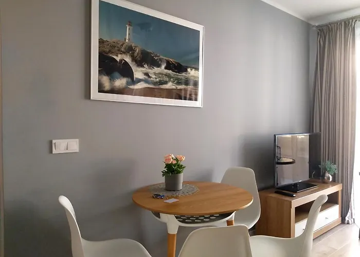 Ikar - 2 Pokojowy Przy Morzu Z Balkonem 아파트 포비에로보